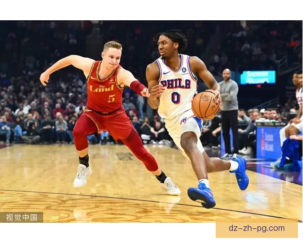 克里夫兰骑士力克费城76人迎来关键胜利比分定格132比121 克里夫兰骑士力克费城76人迎来关键胜利比分定格132比121