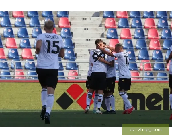 柏林迪那摩战平阿格利尼克双方各自收获一分赛事精彩纷呈